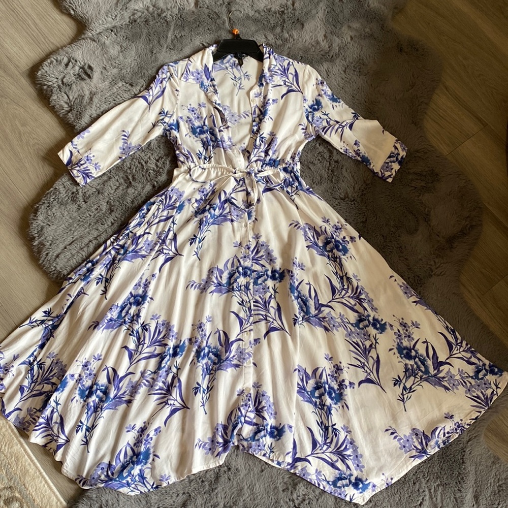 Very elegant white blue address for summer long lightly used.